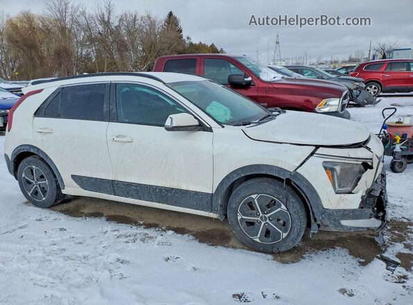 KNDCS3LF1S5234677 2025 KIA NIRO White Front right