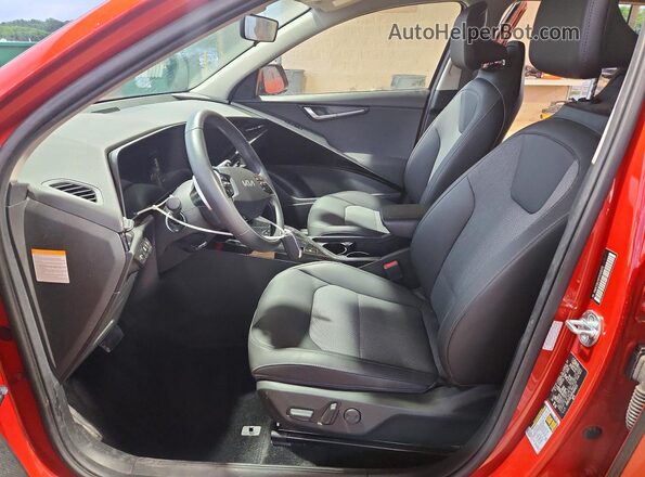 KNDCS3LF8P5069251 2023 KIA NIRO Orange წინა სალონის ხედი