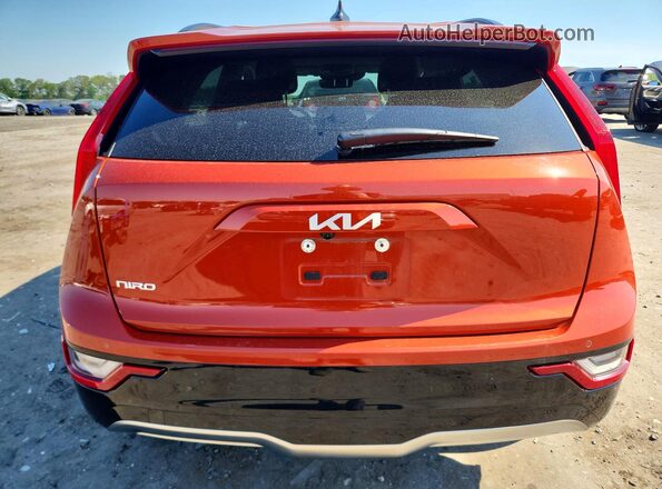 KNDCT3L17P5022715 2023 KIA NIRO Orange Rear view