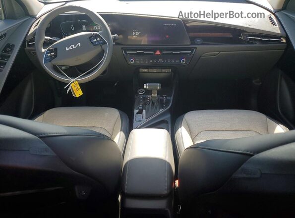 KNDCT3LE5S5271347 2025 KIA NIRO Green წინა პანელის ხედი