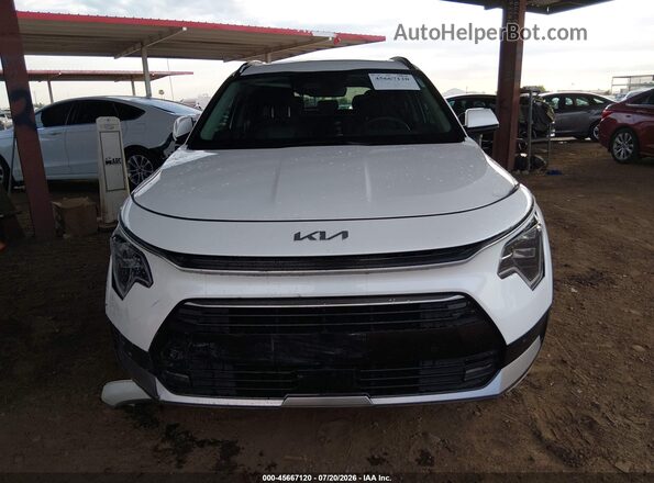 KNDCT3LE7P5060383 2023 KIA NIRO White Dashboard view
