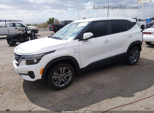 KNDEPCAA0M7140086 2021 KIA SELTOS White Vista tres cuartos delantera izquierda