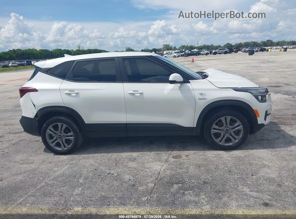 KNDEPCAA0P7451621 2023 KIA SELTOS White Вид задньої частини салону