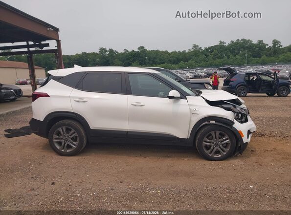 KNDEPCAA1P7461199 2023 KIA SELTOS Белый Вид задней части салона