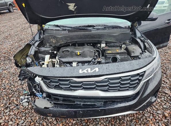 KNDEPCAA2N7275734 2022 KIA SELTOS Black Rear interior view