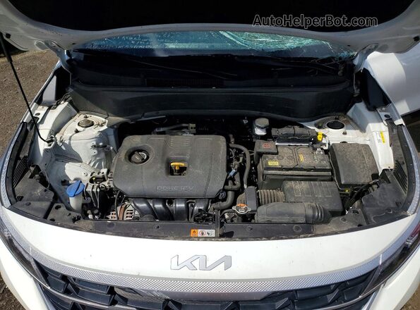 KNDEPCAA3R7529117 2024 KIA SELTOS White Vista del compartimento del motor