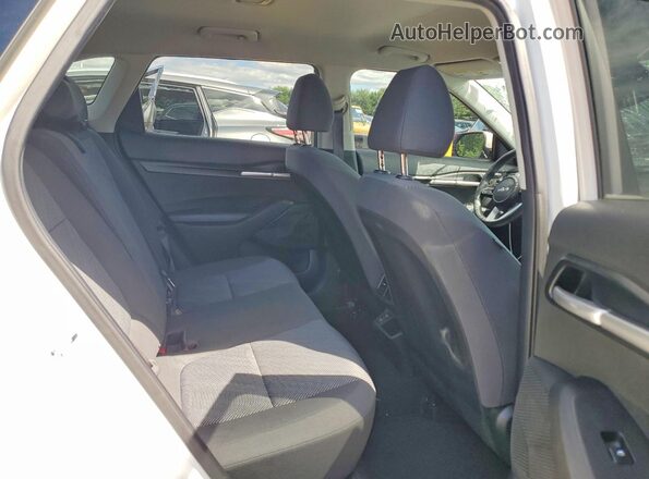 KNDEPCAA3R7529117 2024 KIA SELTOS White Vista interior trasera