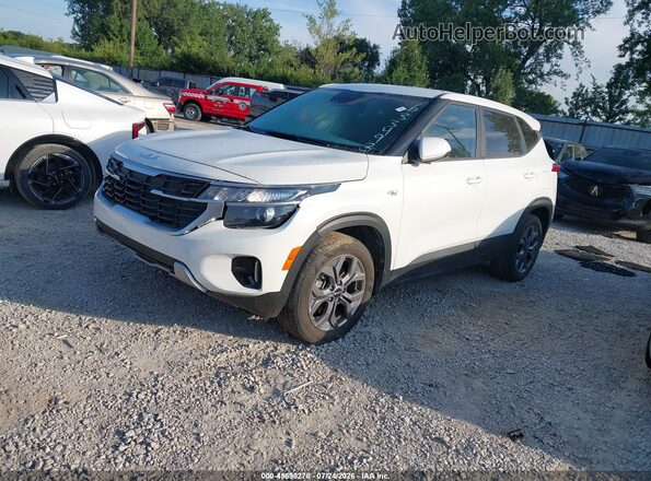KNDEPCAA3R7633493 2024 KIA SELTOS White Vista tres cuartos delantera izquierda