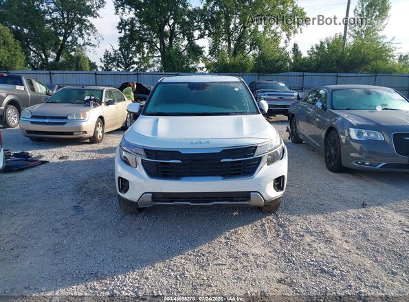 KNDEPCAA3R7633493 2024 KIA SELTOS White Vista interior trasera