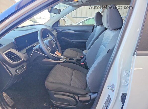 KNDEPCAA3T7903586 2026 KIA SELTOS White Вид салону спереду