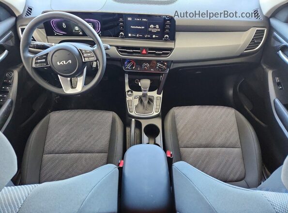 KNDEPCAA3T7903586 2026 KIA SELTOS White Вид панелі приладів