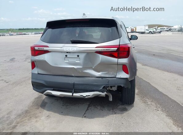 KNDEPCAA4P7405600 2023 KIA SELTOS Gray Вид спереду