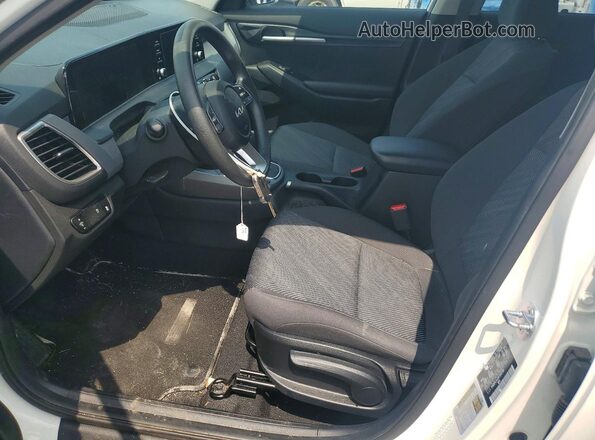 KNDEPCAA5R7592736 2024 KIA SELTOS Белый Вид салона спереди