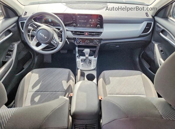 KNDEPCAA6T7868932 2026 KIA SELTOS Blue Widok deski rozdzielczej