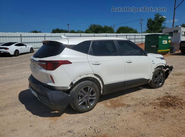 KNDEPCAA8N7329196 2022 KIA SELTOS White Rear right