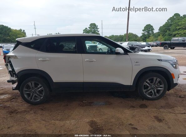 KNDEPCAA9N7337713 2022 KIA SELTOS White 360 interior view