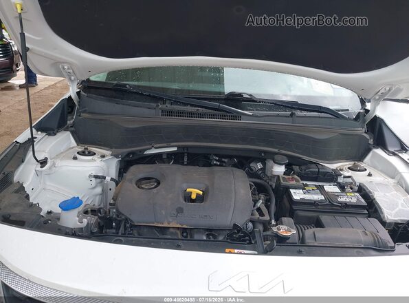 KNDEPCAA9N7337713 2022 KIA SELTOS White Rear view