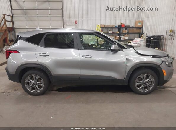 KNDEPCAA9R7540638 2024 KIA SELTOS Gray Widok wnętrza z tyłu