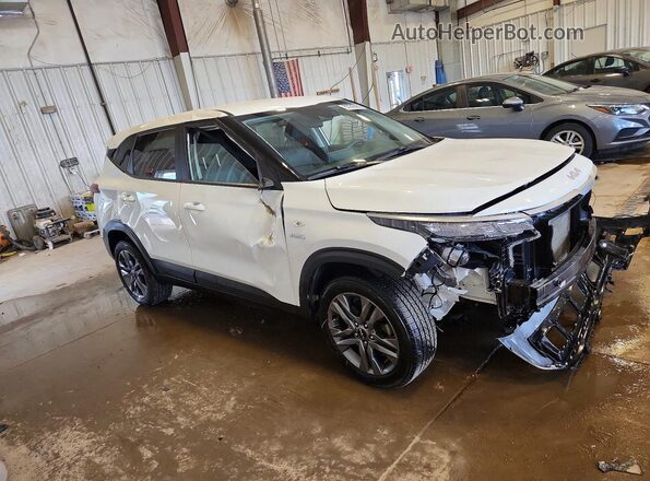 KNDEPCAAXP7438438 2023 KIA SELTOS White Передня права чверть