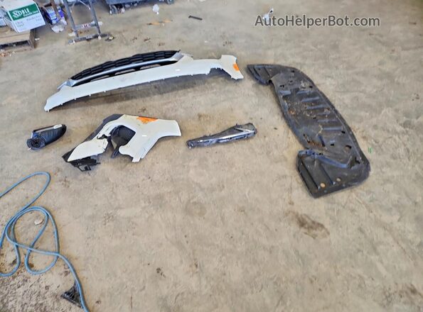 KNDEPCAAXP7438438 2023 KIA SELTOS White Вид підкапотного простору