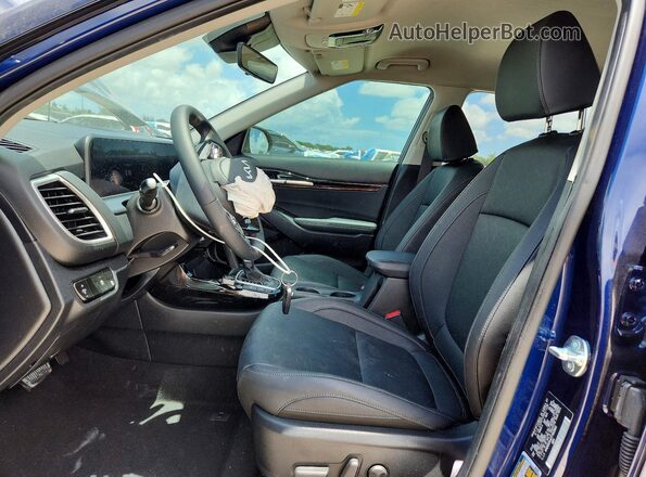 KNDER2AA2T7853963 2026 KIA SELTOS Blue Widok wnętrza z przodu