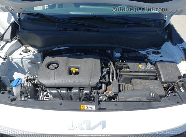 KNDER2AA3S7736732 2025 KIA SELTOS White უკანა ხედი