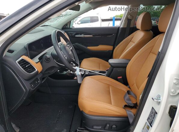 KNDER2AA7S7712319 2025 KIA SELTOS White Widok wnętrza z przodu