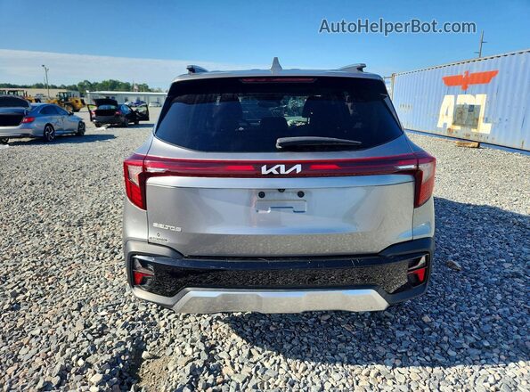 KNDER2AAXR7470829 2024 KIA SELTOS Gray Rear view