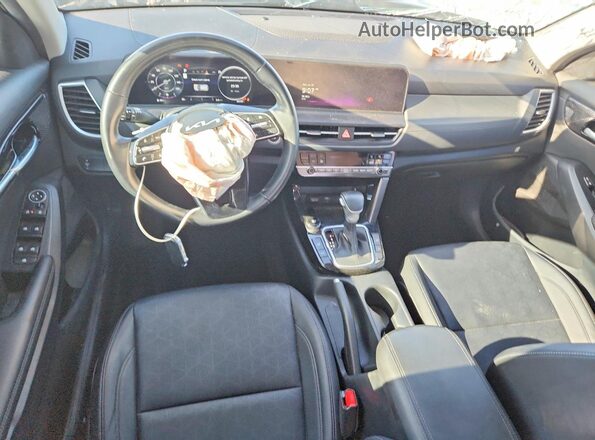 KNDER2AAXR7470829 2024 KIA SELTOS Gray Dashboard view