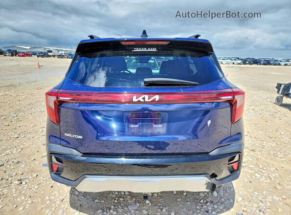 KNDER2AAXR7585205 2024 KIA SELTOS Blue უკანა ხედი