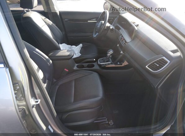 KNDER2AAXR7665572 2024 KIA SELTOS Silver Вид салону спереду