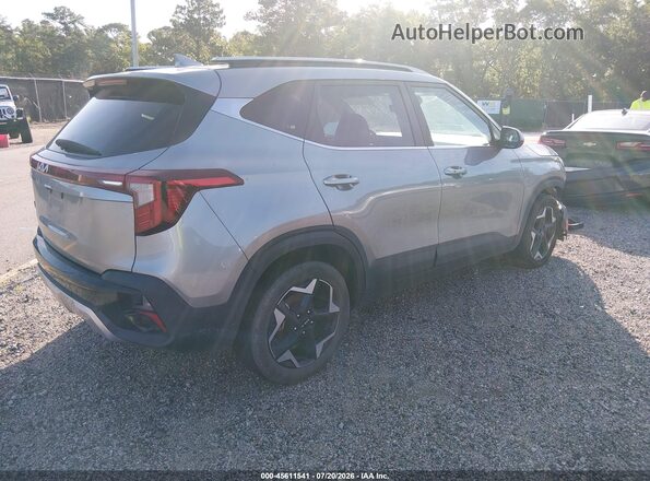 KNDER2AAXR7665572 2024 KIA SELTOS Silver Задня права чверть