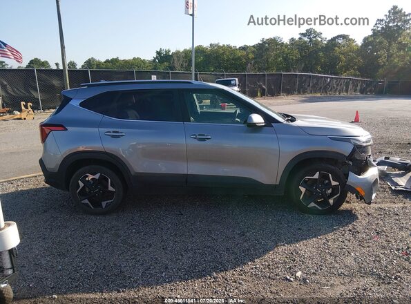 KNDER2AAXR7665572 2024 KIA SELTOS Silver Вид задньої частини салону
