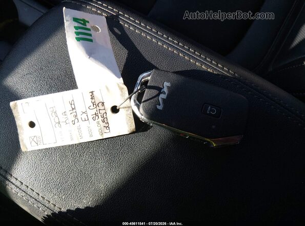 KNDER2AAXR7665572 2024 KIA SELTOS Silver Вид панелі приладів
