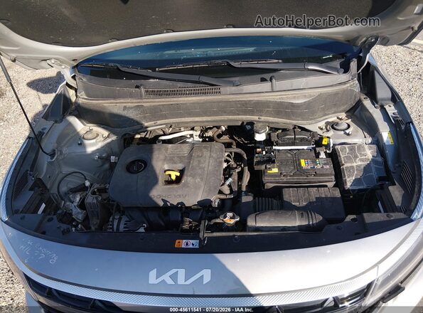 KNDER2AAXR7665572 2024 KIA SELTOS Silver Вид ззаду