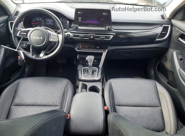 KNDERCAA0N7295023 2022 KIA SELTOS Charcoal Вид панелі приладів