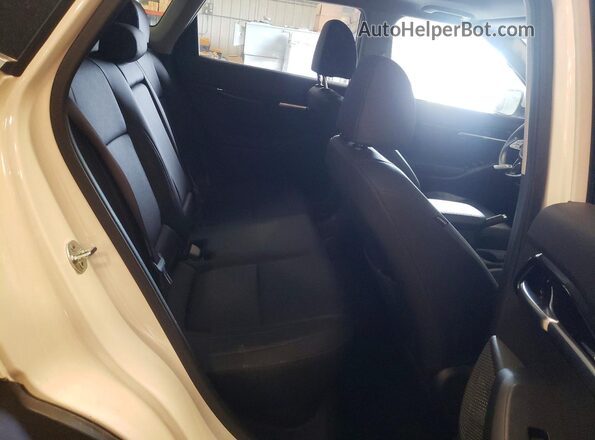 KNDERCAA0R7614149 2024 KIA SELTOS White უკანა სალონის ხედი
