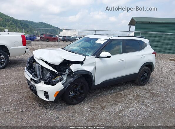 KNDERCAA0T7851893 2026 KIA SELTOS Белый Панорамный вид салона 360°