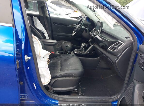 KNDERCAA2M7207703 2021 KIA SELTOS Blue Widok wnętrza z przodu