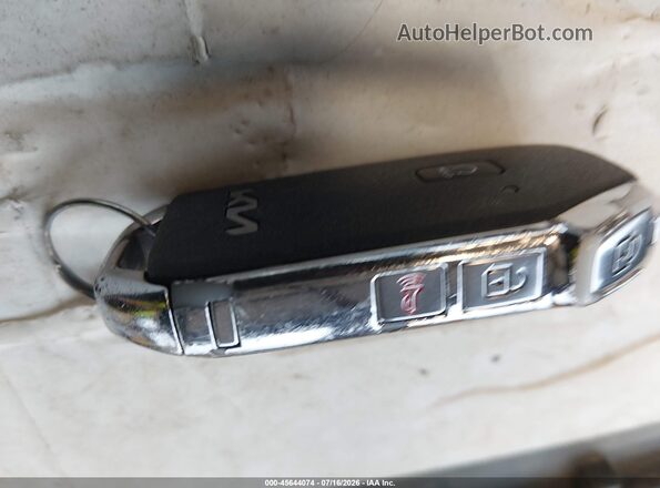 KNDERCAA2R7595796 2024 KIA SELTOS Black Vista del salpicadero