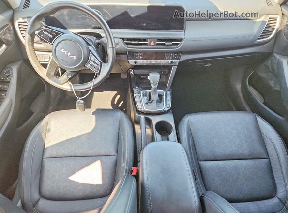 KNDERCAA2R7651588 2024 KIA SELTOS Black Dashboard view
