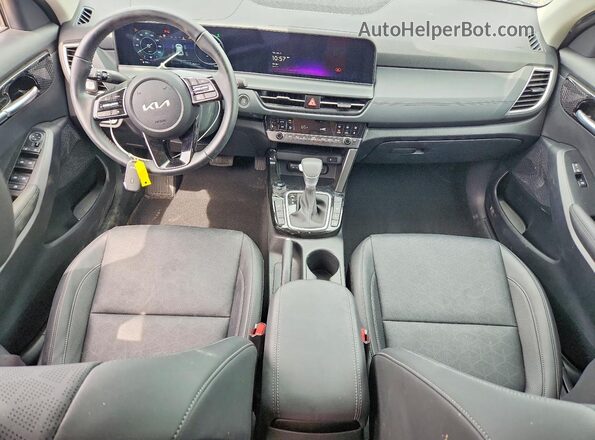 KNDERCAA2T7842452 2026 KIA SELTOS Серый Вид панели приборов