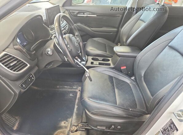 KNDERCAA3M7071422 2021 KIA SELTOS White Սալոնի դիմացի տեսք