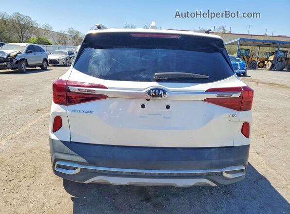 KNDERCAA4M7177152 2021 KIA SELTOS White Vista trasera