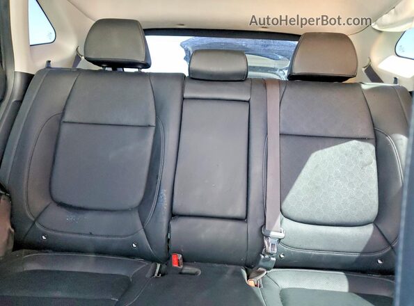 KNDERCAA4M7177152 2021 KIA SELTOS White Vista de los asientos traseros