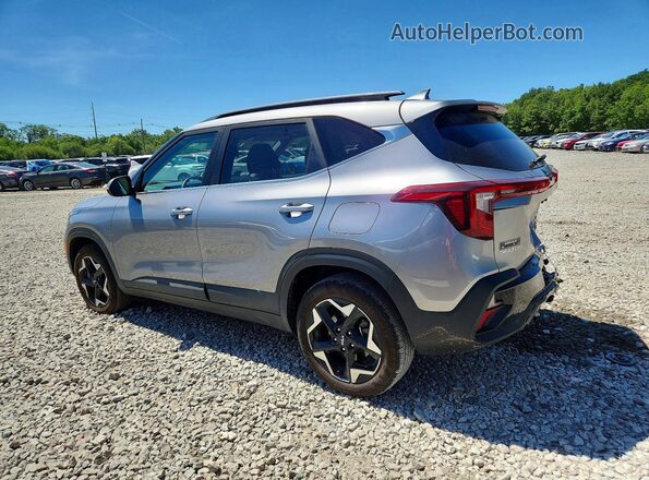 KNDERCAA4S7686073 2025 KIA SELTOS Silver Задня ліва чверть