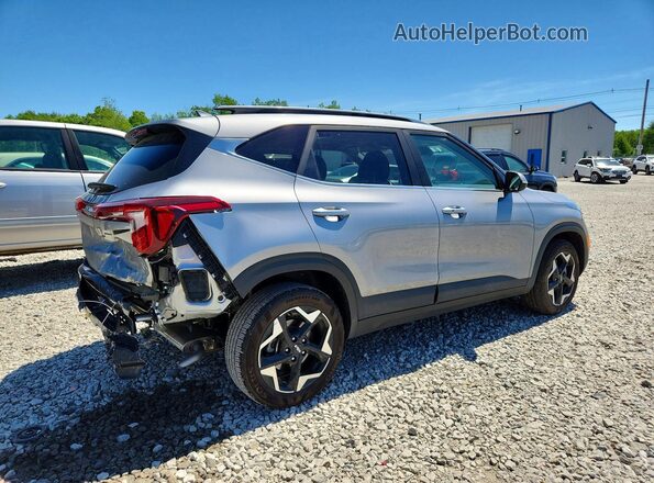 KNDERCAA4S7686073 2025 KIA SELTOS Silver Задня права чверть