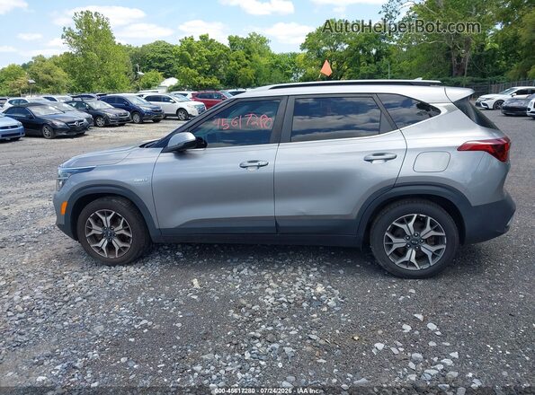 KNDERCAA5M7078548 2021 KIA SELTOS Silver 