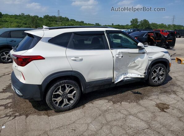 KNDERCAA5M7078761 2021 KIA SELTOS White Trasero derecho