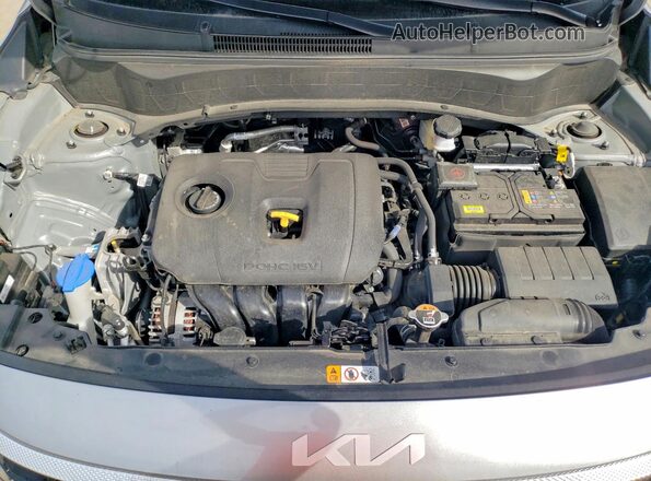 KNDERCAA5S7687197 2025 KIA SELTOS Gray Вид задньої частини салону